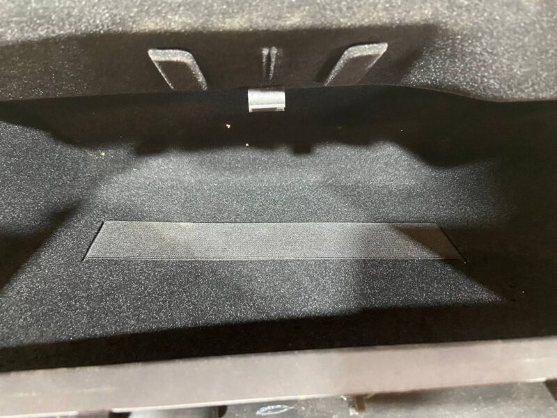 LR112508 Glove compartment Range Rover Velar L560 (2018-) Used cost 90 € in stock 4 pcs.
