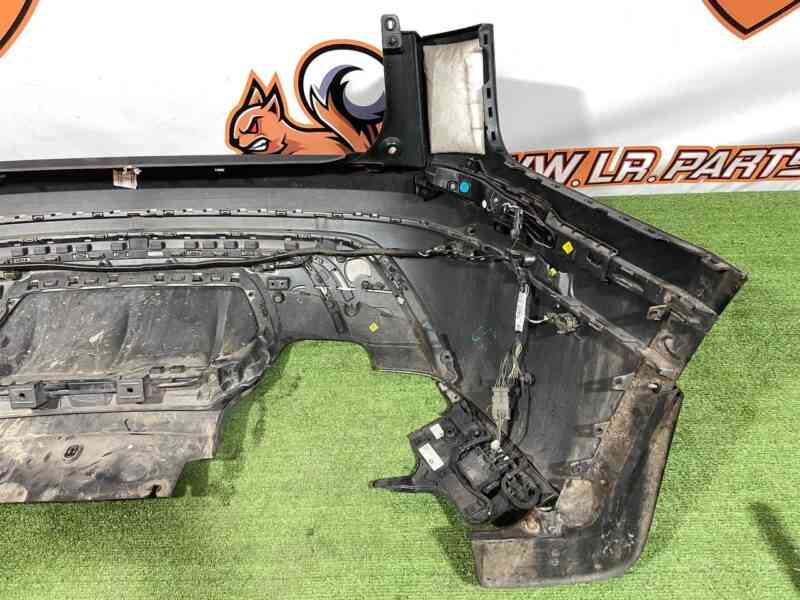 LR112604 Rear bumper complete Range Rover Velar L560 (2018-) Used - Image 17