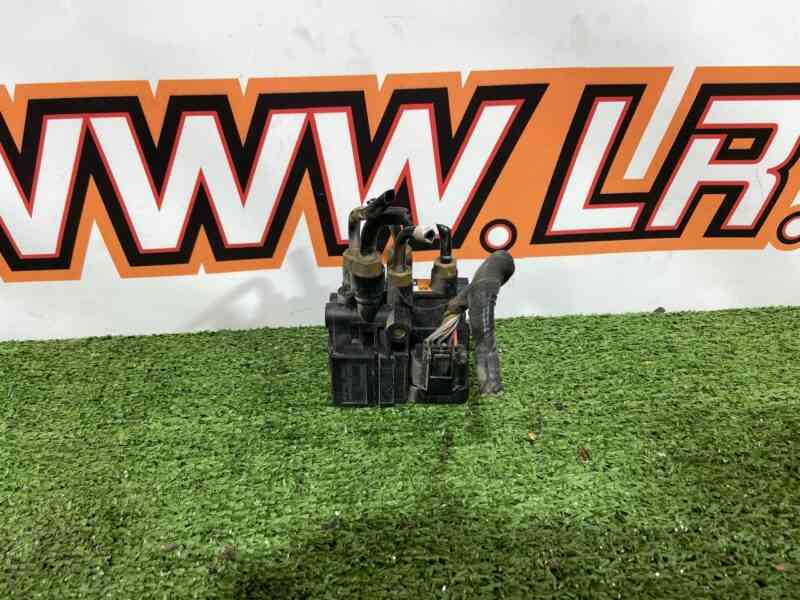 LR113342 Electromagnetic air suspension valve rear Range Rover Sport L494 Used - Image 42