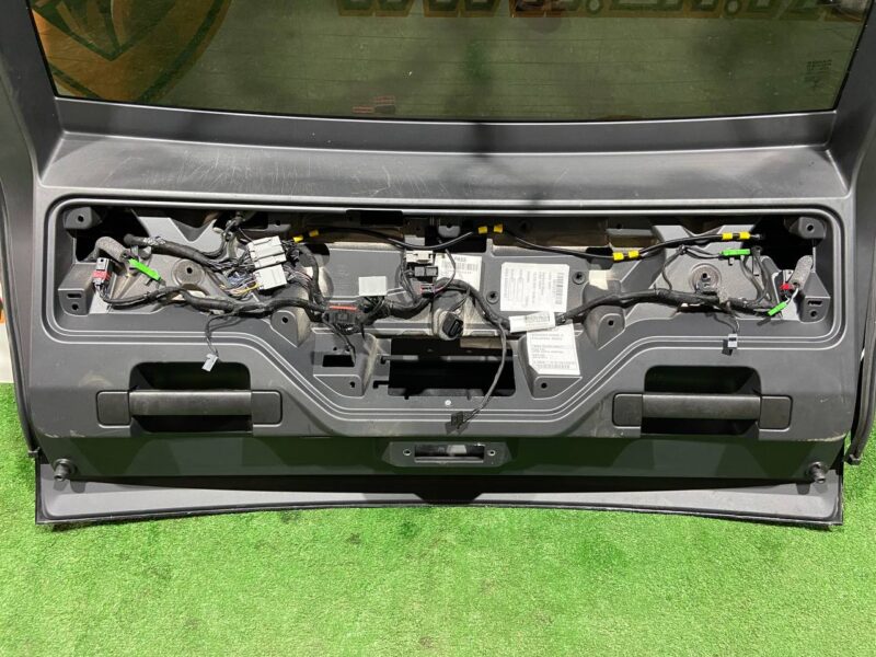 LR181165 Boot lid Range Rover Sport L494 (2014-2022) Used cost 300 € in stock 3 pcs.