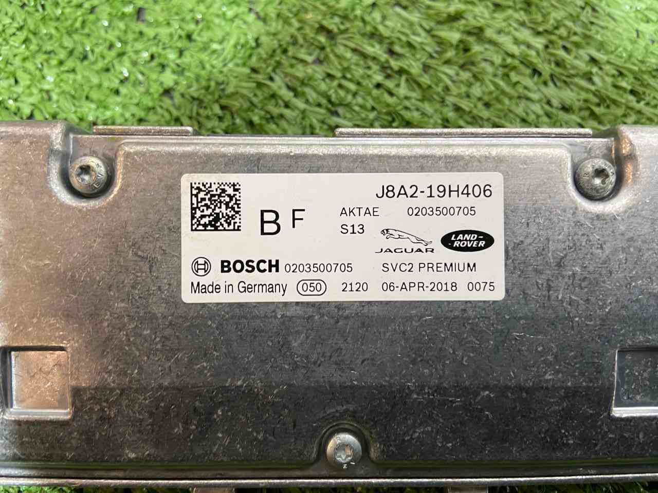 LR114146 360-degree view camera for Range Rover Velar L560 (2018-) used. cost 250 € in stock 1 pcs.