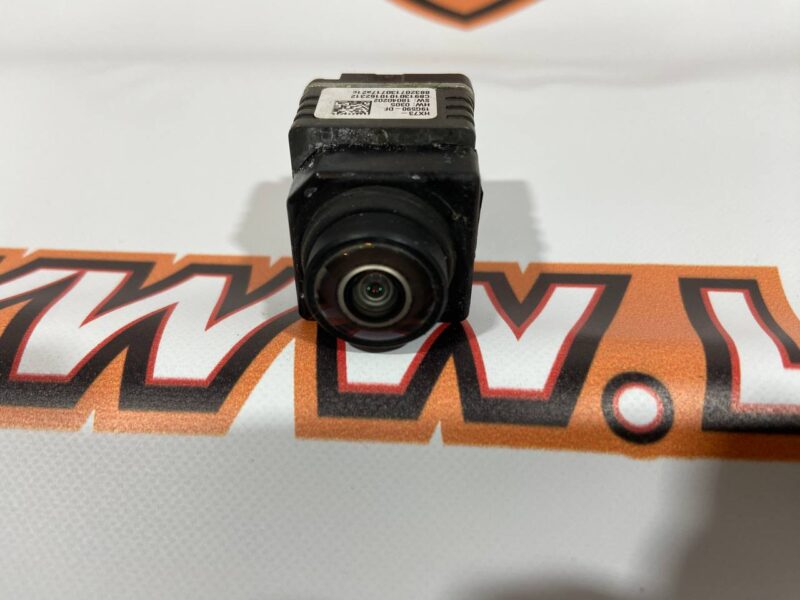 LR117576 Rear view camera Range Rover Velar L560 (2018-) Used cost 170 € in stock 6 pcs.