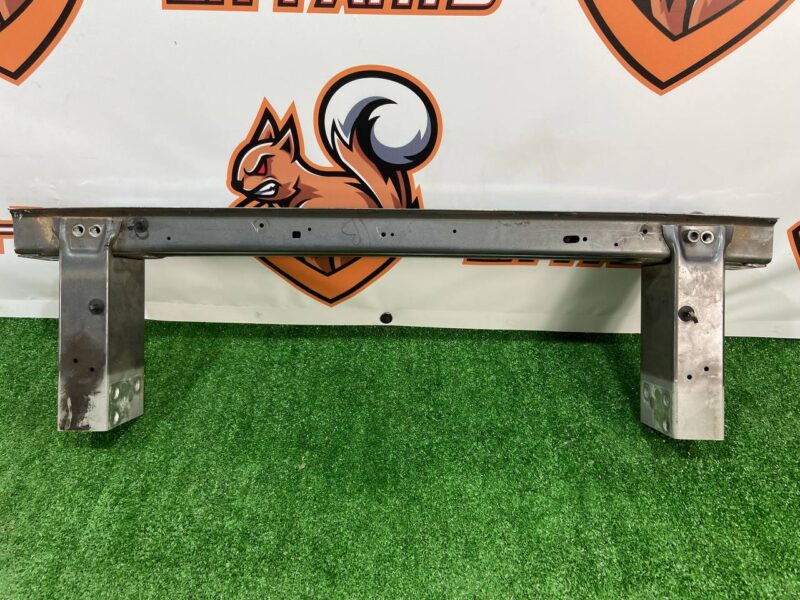 LR123919 Front Bumper Reinforcement Range Rover Velar L560 (2018-) Used cost 350 € in stock 3 pcs.