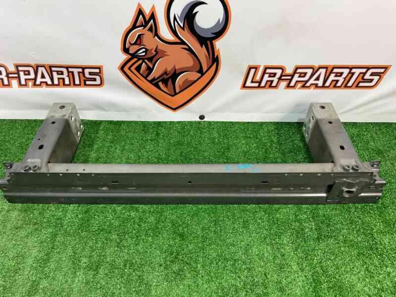 LR123919 Front Bumper Reinforcement Range Rover Velar L560 (2018-) Used cost 350 € in stock 3 pcs.