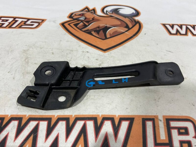 LR124568 Wing mounting bracket left LAND ROVER DISCOVERY 5 (L462) Used - Image 16