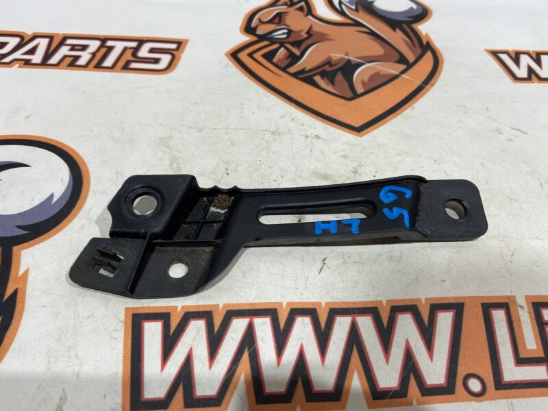 LR124568 Wing mounting bracket left LAND ROVER DISCOVERY 5 (L462) Used - Image 18