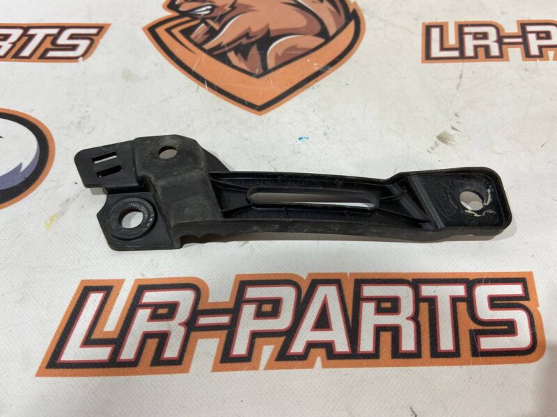 LR124568 Wing mounting bracket left LAND ROVER DISCOVERY 5 (L462) Used cost 18 € in stock 4 pcs.