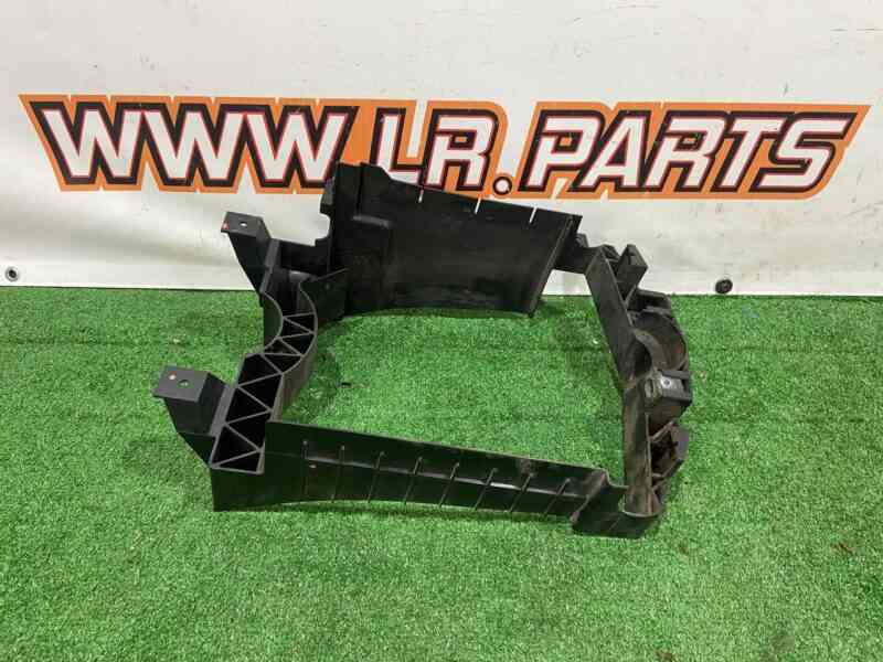LR124850 Intercooler radiator diffuser, right rear Range Rover L405 (2013-2021) Used cost 70 € in stock 4 pcs.
