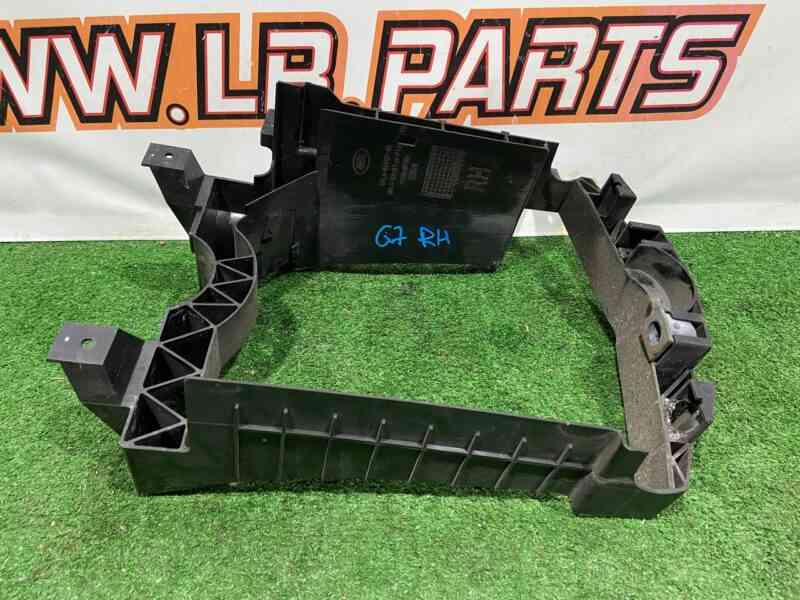 LR124850 Intercooler radiator diffuser, right rear Range Rover L405 (2013-2021) Used - Image 14