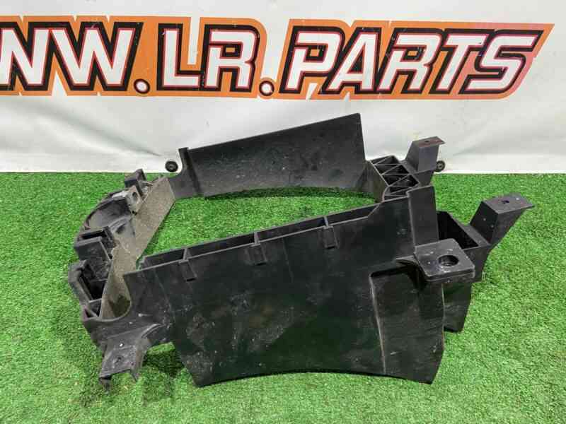LR124850 Intercooler radiator diffuser, right rear Range Rover L405 (2013-2021) Used - Image 15