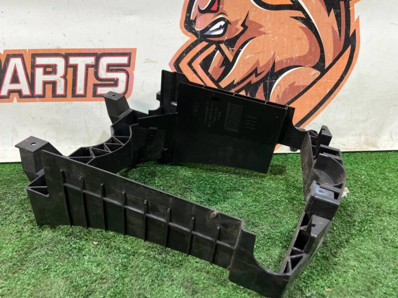 LR124850 Intercooler radiator diffuser, right rear Range Rover L405 (2013-2021) Used - Image 26