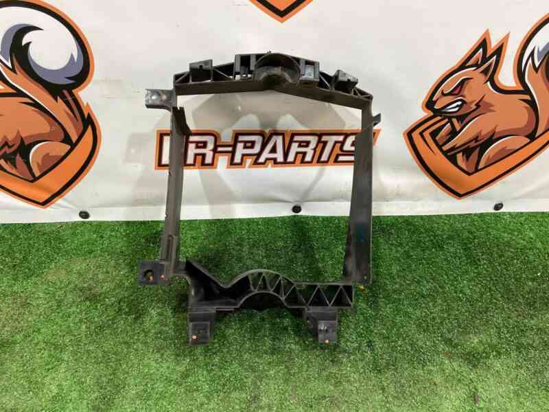 LR124850 Intercooler radiator diffuser, right rear Range Rover L405 (2013-2021) Used cost 70 € in stock 4 pcs.