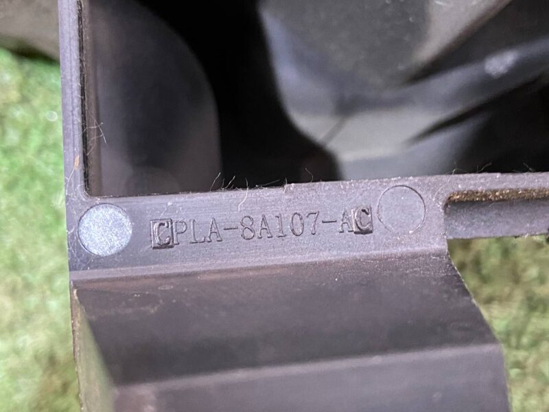 LR124850 Intercooler radiator diffuser, right rear Range Rover L405 (2013-2021) Used cost 70 € in stock 4 pcs.
