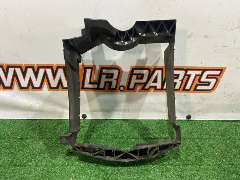 LR124850 Intercooler radiator diffuser, right rear Range Rover L405 (2013-2021) Used cost 70 € in stock 4 pcs.