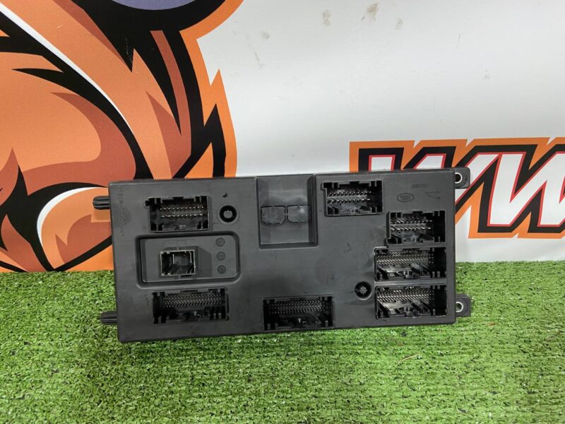 LR125944 Fuse Box Land Rover Discovery 5 L462 (2017-) Used cost 125 € in stock 4 pcs.