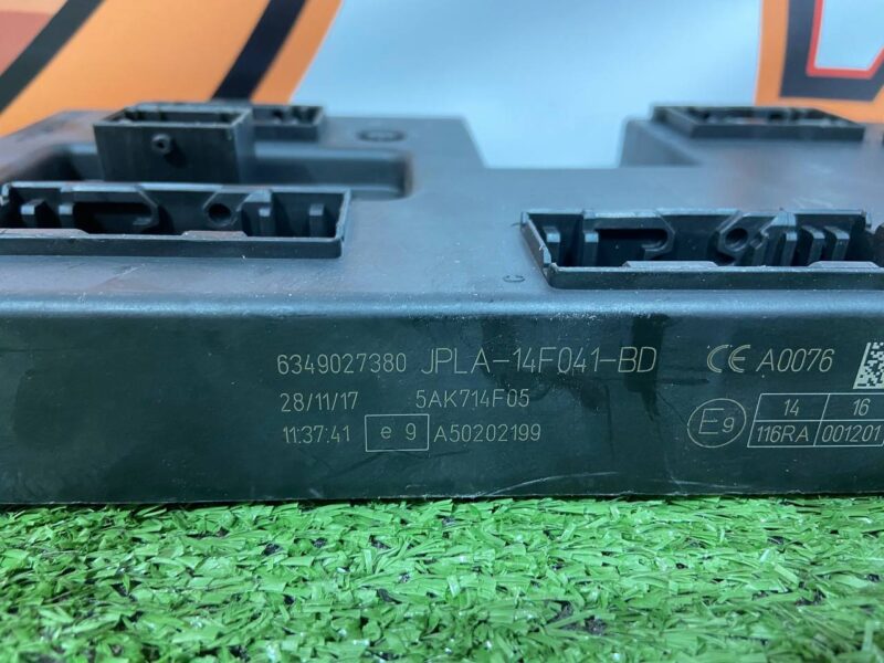 LR125944 Fuse Box Land Rover Discovery 5 L462 (2017-) Used cost 125 € in stock 4 pcs.