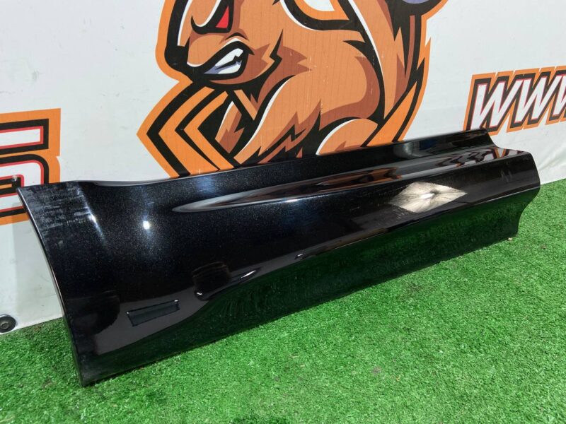 LR125992 Rear right door molding Range Rover Sport L494 (2014-2022) Used cost 40 € in stock 3 pcs.
