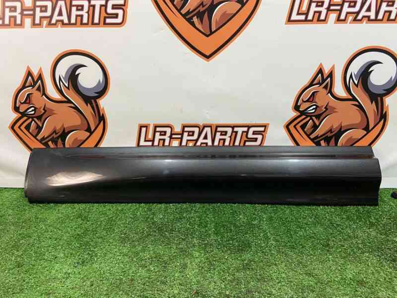 LR133767 Front left door molding Range Rover Sport L494 (2014-2022) Used cost 105 € in stock 3 pcs.