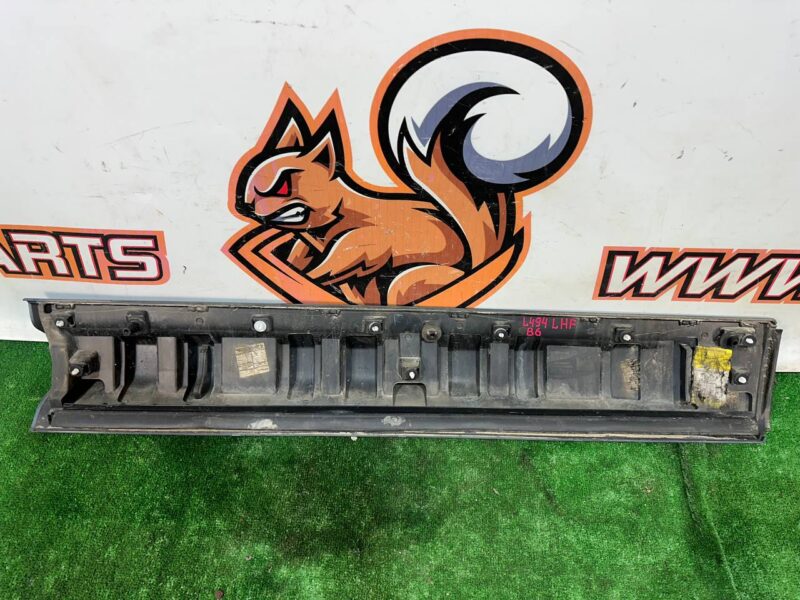 LR133767 Front left door molding Range Rover Sport L494 (2014-2022) Used - Image 15