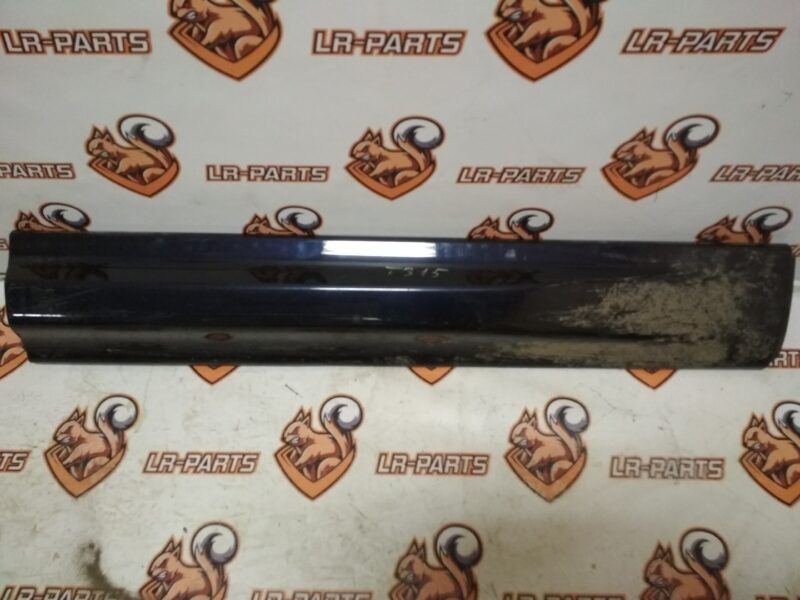 LR133767 Front left door molding Range Rover Sport L494 (2014-2022) Used cost 105 € in stock 3 pcs.