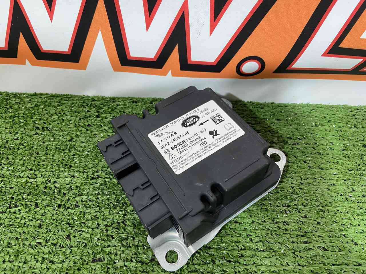 LR136526 Airbag Control Unit for Range Rover Velar L560 (2018-) Used cost 195 € in stock 1 pcs.