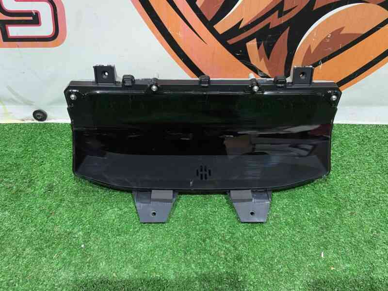LR136966 Dashboard full TFT Range Rover Sport L494 (2014-2022) used cost 800 € in stock 1 pcs.