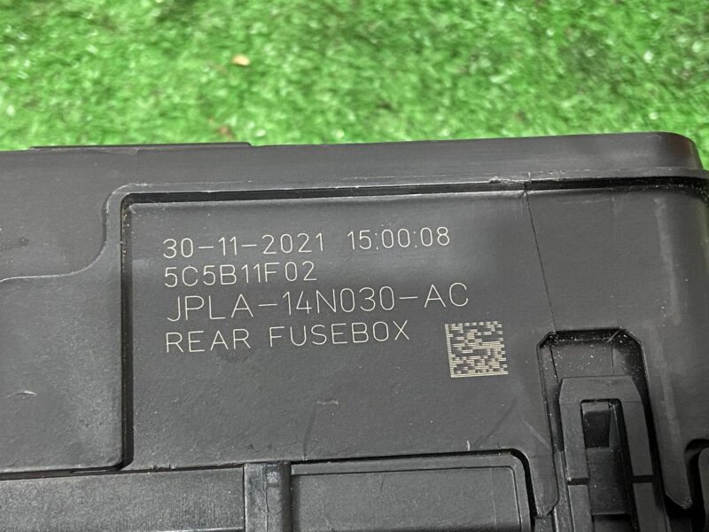 LR138633 Fuse box LAND ROVER DISCOVERY 5 Used - Image 13