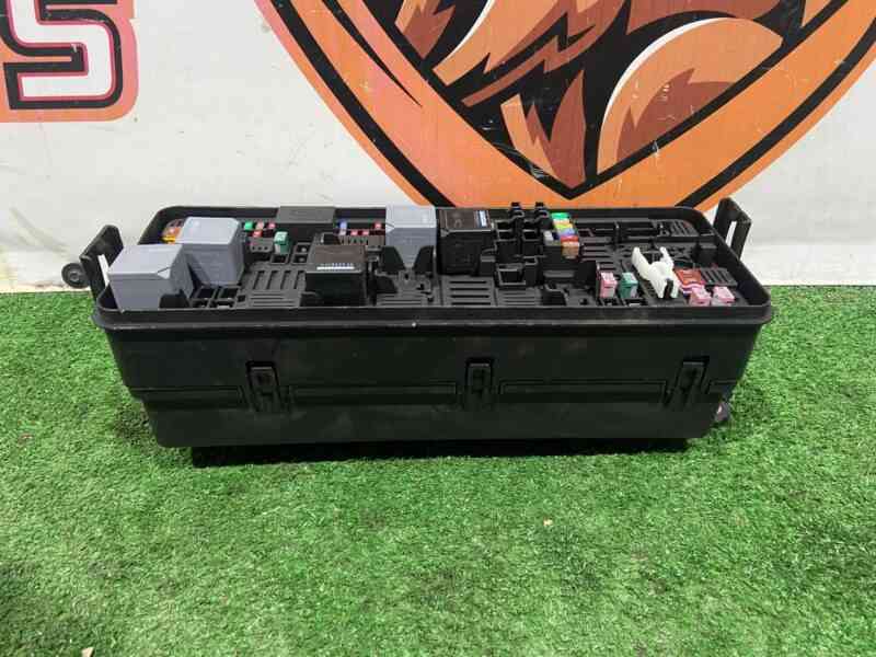 LR138633 Fuse box LAND ROVER DISCOVERY 5 Used - Image 15