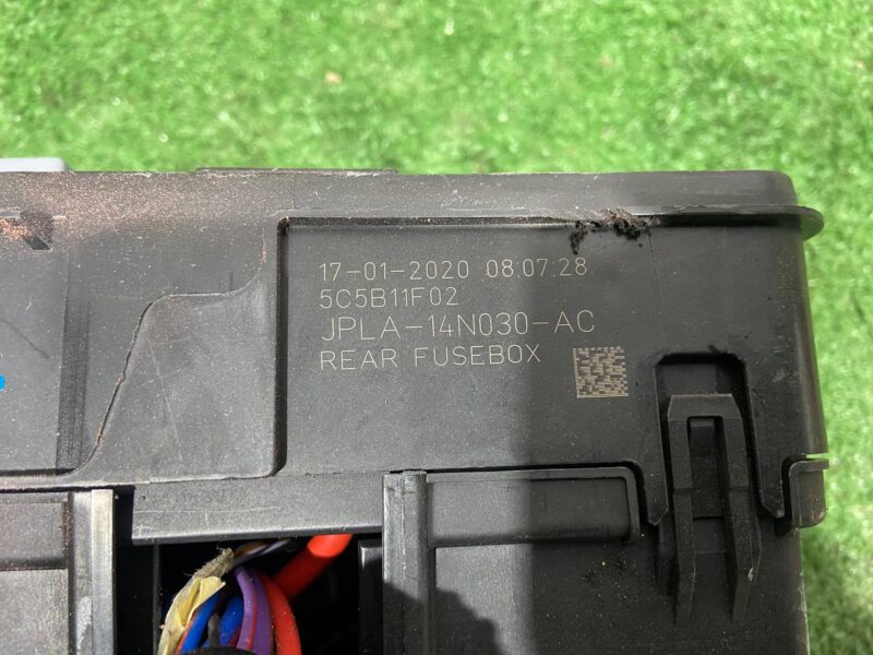 LR138633 Fuse box LAND ROVER DISCOVERY 5 Used - Image 16
