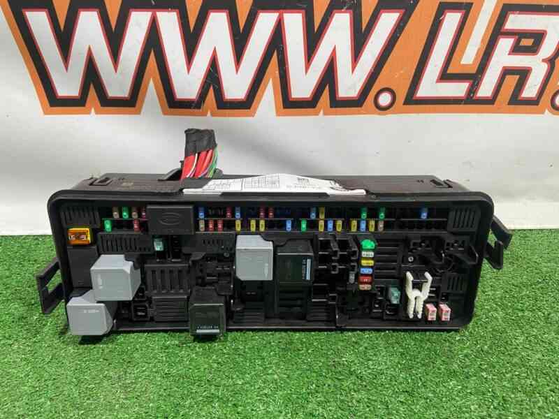 LR138633 Fuse box LAND ROVER DISCOVERY 5 Used cost 130 € in stock 4 pcs.