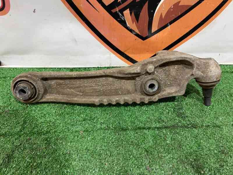 LR090505 Lever front right lower rear (DO rest HK83) Range Rover Velar L560 (2018-) Used - Image 22