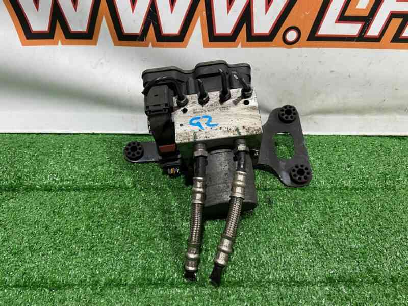 LR143166 ABS unit Land Rover Discovery 5 L462 (2017-) USED cost 377,77 € in stock 3 pcs.