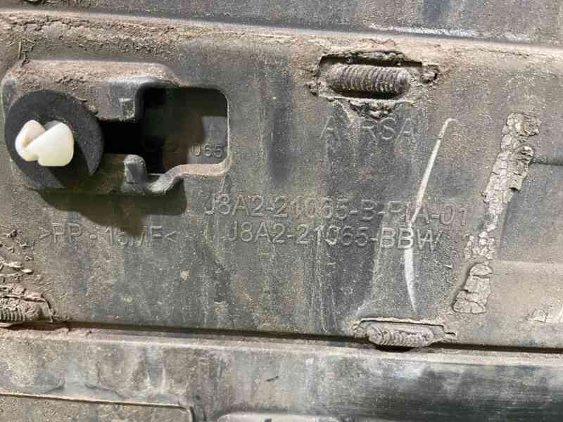 LR146633 Front left door molding Range Rover Velar L560 (2018-) USED - Image 14