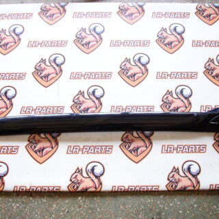 LR148855 Front right exterior pillar trim moulding Land Rover Discovery 5 L462 Used cost 50 € in stock 1 pcs.