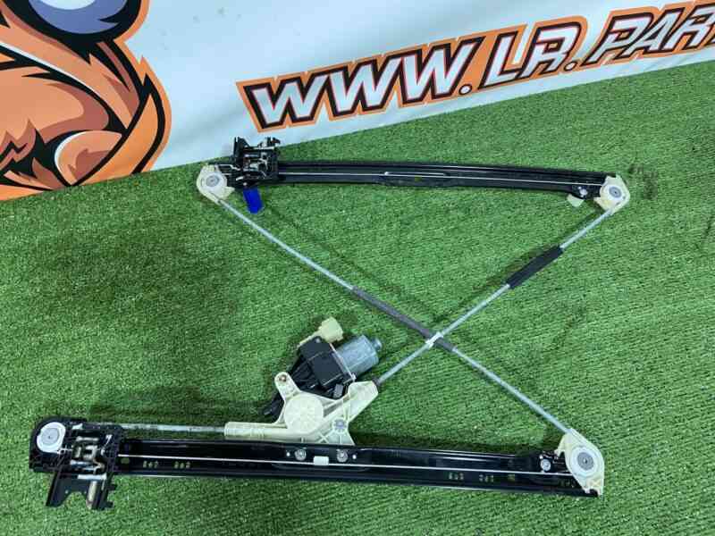 LR153953 Front right window lift Land Rover Discovery 5 L462 (2017-) Used - Image 14