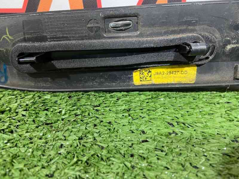 LR153982 Front left door molding Range Rover Velar L560 (2018-) USED cost 40 € in stock 1 pcs.