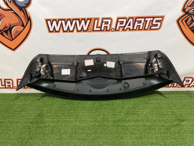 LR171764 Rear spoiler Range Rover Velar L560 (2018-) Used - Image 16