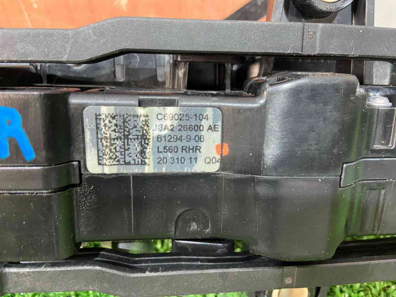 LR178959 The door handle is the rear right Range Rover Velar L560 (2018-) cost 90 € in stock 1 pcs.