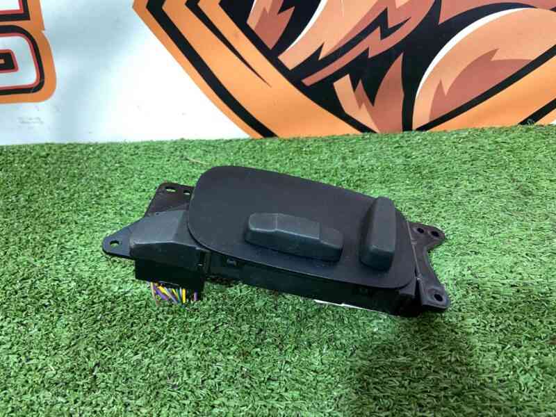 T2H2665 Electric seat adjustment switch left Jaguar XE X760 (2015-) USED cost 60 € in stock 1 pcs.