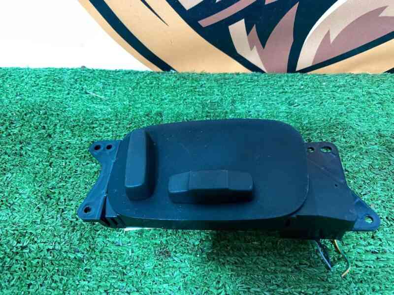 T2H2668 Electric seat adjustment switch right Jaguar XE X760 (2015-) USED cost 55 € in stock 1 pcs.