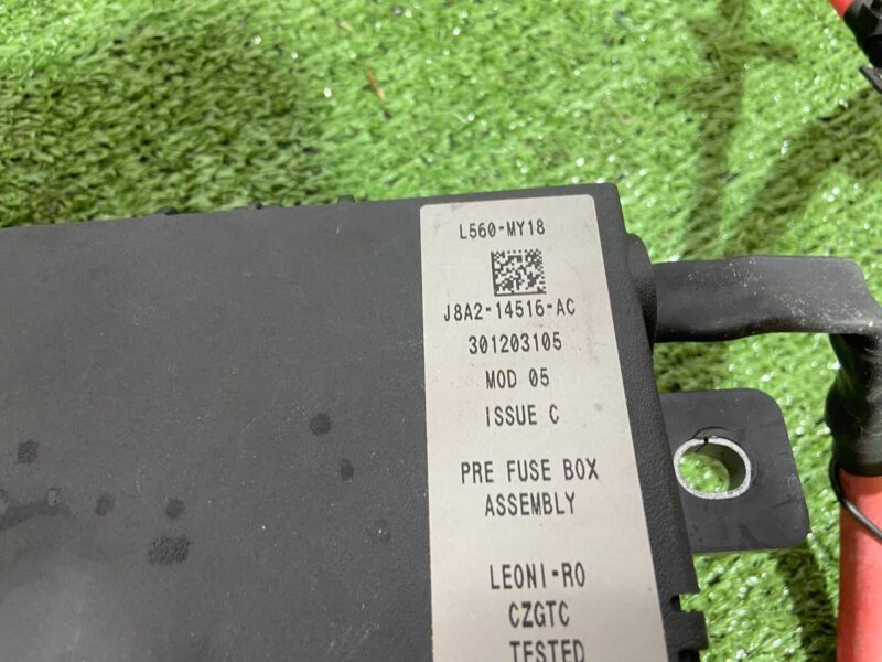 T4A14319 fuse box with power wires Jaguar F-Pace Used cost 90 € in stock 4 pcs.