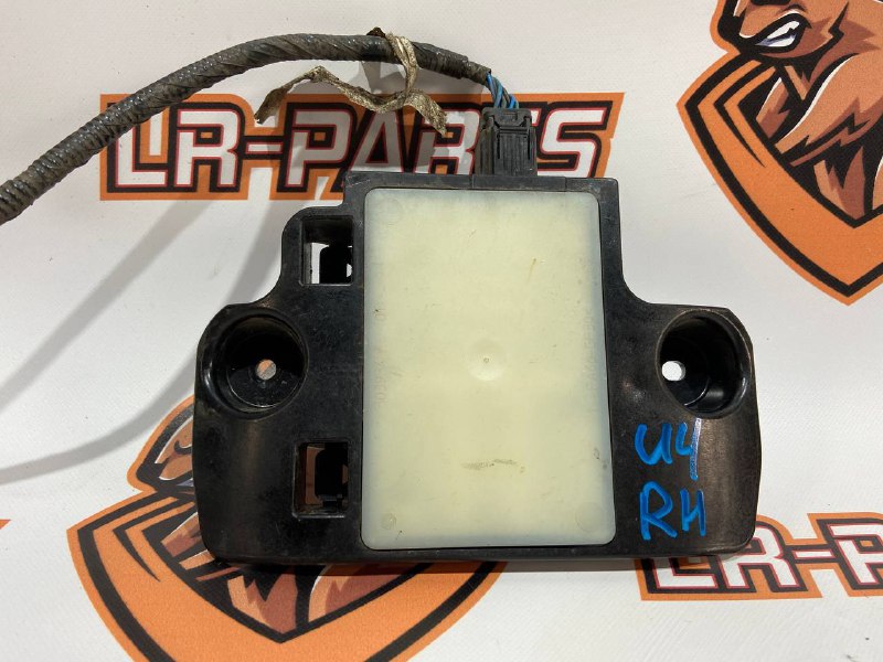 T4A28460 Blind spot sensor Jaguar F-Pace X761 (2017-) Used cost 300 € in stock 2 pcs.