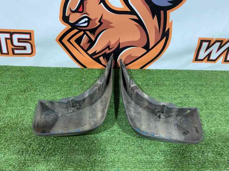 VPLRP0357 Rear mudguards set Land Rover Discovery 5 L462 (2017-) Used cost 25 € in stock 1 pcs.