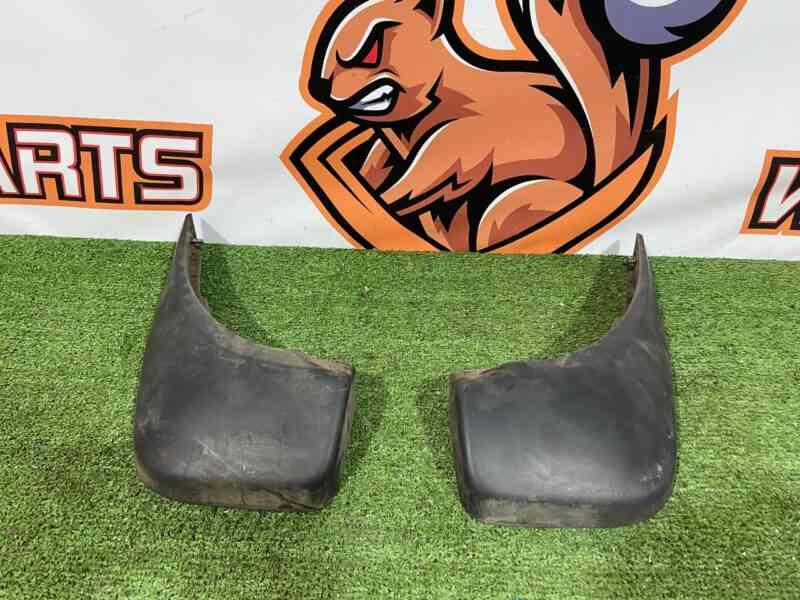 VPLRP0357 Rear mudguards set Land Rover Discovery 5 L462 (2017-) Used cost 25 € in stock 1 pcs.