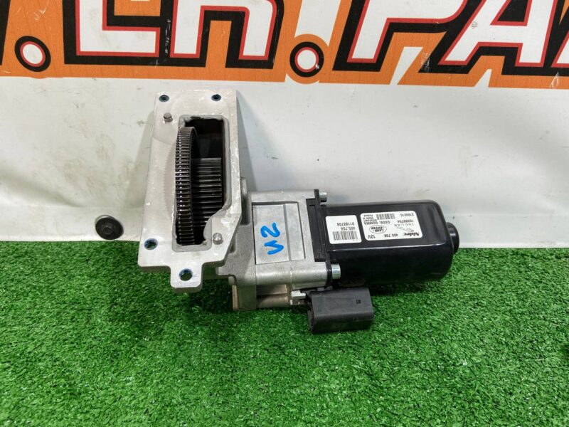 LR041966 Rear differential lock motor Range Rover Sport L494 (2014-2022) Used cost 350 € in stock 4 pcs.