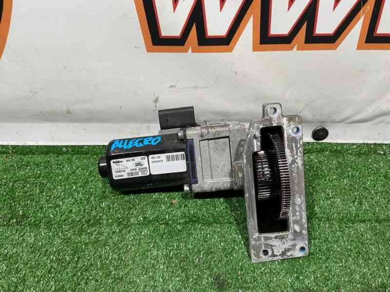 LR041966 Rear differential lock motor Range Rover Sport L494 (2014-2022) Used cost 350 € in stock 4 pcs.