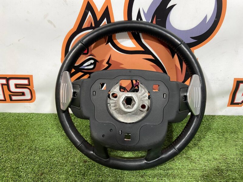 LR043067 Steering wheel under AIR BAG with heating Range Rover Velar L560 (2018-) USED cost 400 € in stock 2 pcs.