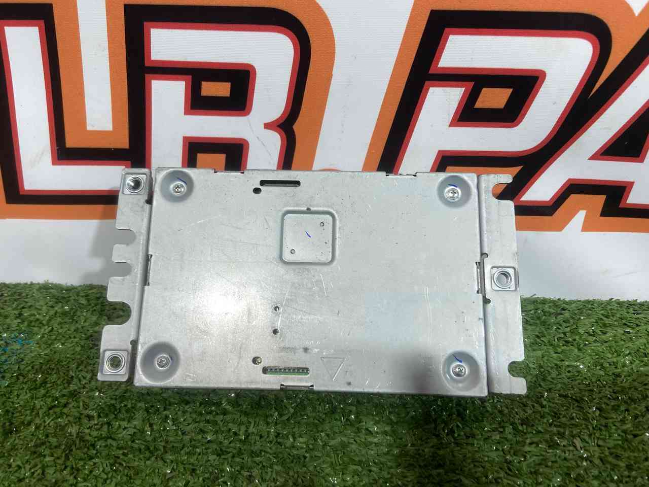 LR044888 Radio Range Rover L405 (2013-2021) Used cost 450 € in stock 1 pcs.