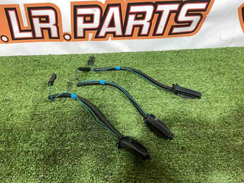 LR045321 Windshield washer nozzle kit Range Rover Sport L494 (2014-2022) used cost 45 € in stock 1 pcs.