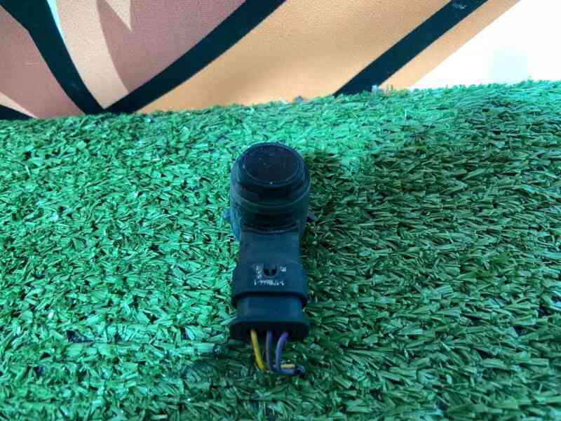 LR059784 Parking sensor rear LAND ROVER DISCOVERY SPORT L550 2015- Used cost 58 € in stock 8 pcs.